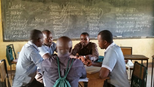 教育工作者参加一月份的坦桑尼亚贝拉会议。